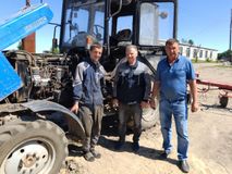 Студент группы №14 Сапачев Дмитрий проходит практику в ООО «Русское молоко» трактористом (наставник Кузюро Ю.М.)